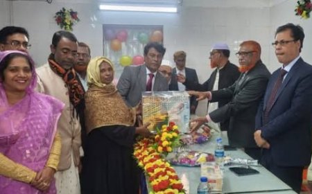 আশাশুনি সরকারি কলেজের অধ্যক্ষ হোসেন আলীকে বিদায় সংবর্ধনা