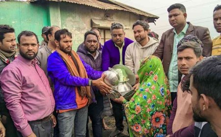 সৈয়দপুরে অগ্নিকান্ডে ক্ষতিগ্রস্থ পরিবারকে তৈজসপপত্র দিলো কৃষক দল