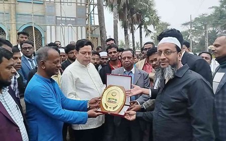 বাগেরহাট লতিফ মাস্টার ফাউন্ডেশনের কর্মযজ্ঞে মুগ্ধ সমাজ কল্যাণ সচিব