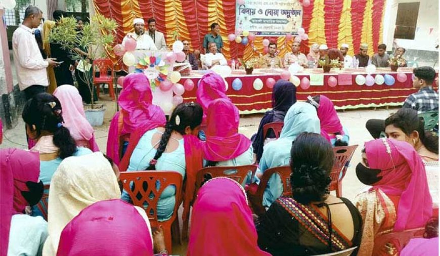 কালিগঞ্জের তারালী মাধ্যমিক বিদ্যালয়ে এসএসসি পরীক্ষার্থীদের বিদায় ও দোয়া অনুষ্ঠান