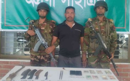 কালিগঞ্জে সেনাবাহিনীর অভিযানে দেশীয় অস্ত্র ও বিদেশি মুদ্রাসহ আটক ১