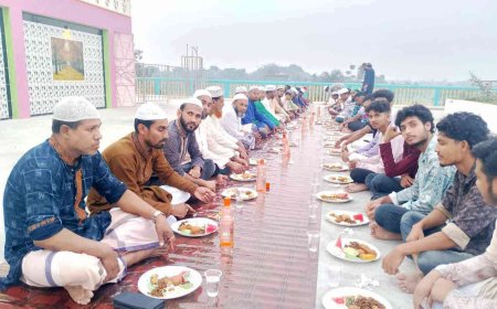কালিগঞ্জ আলোর পথিক ফাউন্ডেশনের ইফতার মাহফিল ও দোয়ানুষ্ঠান