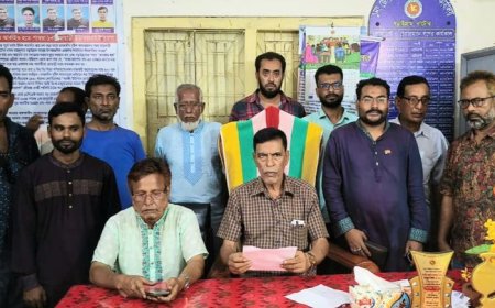 নাটোরে বিএনপি নেতা ও ইউপি চেয়ারম্যানকে পিস্তল নিয়ে ধাওয়া