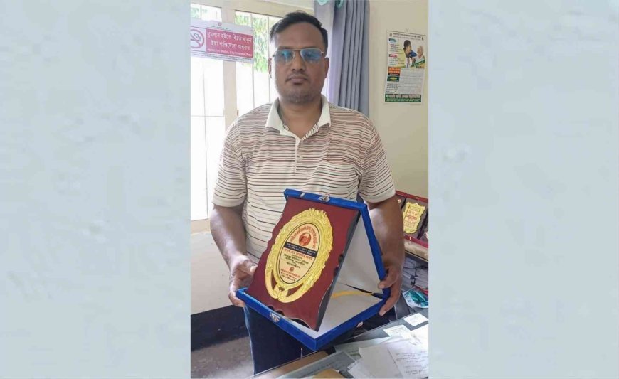 গোল্ডেন পিস অ্যাওয়ার্ড পেলেন কালিগঞ্জের বিষ্ণুপুর ইউপি চেয়ারম্যান জাহাঙ্গীর আলম