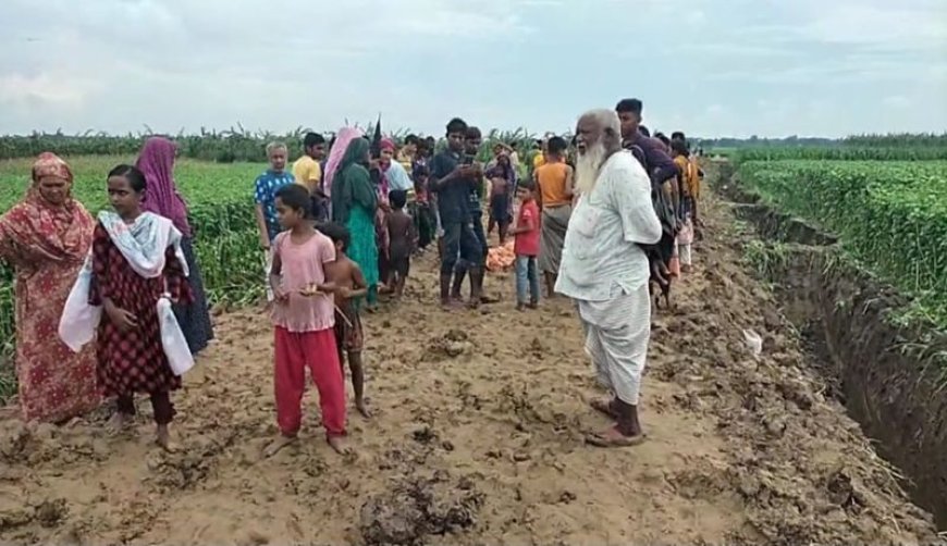 নাটোরে কাঁচারাস্তা নির্মাণে অবৈধ ভেকু; মাটিচাপায় ১ শিশুর মৃত্যু, আশঙ্কজনক ১
