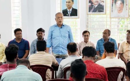 গণমাধ্যম কর্মীদের সাথে সাতক্ষীরা-৩ আসনে বিএনপি’র মনোনয়ন প্রত্যাশী ডা. শহিদুল আলমের মতবিনিময়