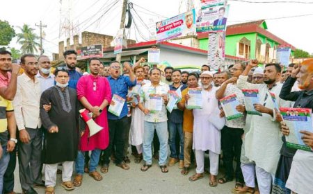 কালিগঞ্জের মৌতলায় ডা. শহিদুল আলমের পক্ষে বিএনপির ৩১ দফার লিফলেট বিতরণ