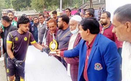 কালিগঞ্জে লক্ষ টাকার আটদলীয় ফুটবল টুর্নামেন্টে শ্যামনগরের ঈশ্বরীপুর স্পোর্টিং ক্লাব ফাইনালে