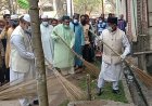 শ্যামনগরে ঝাড়ু হাতে পরিষ্কার পরিচ্ছন্নতা অভিযান শুরু করলেন এমপি গাজী নজরুল