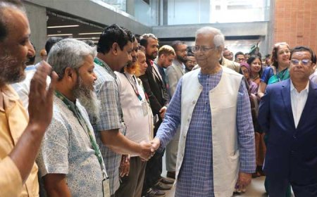 আগের পেশায় ফিরলেন ড. ইউনূস