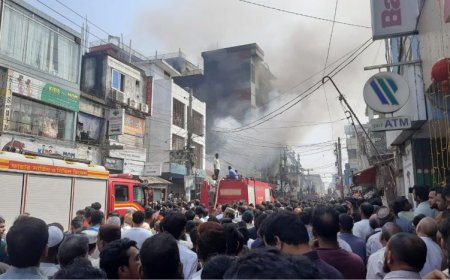 সৈয়দপুরে আগুনে পুড়লো ঢাকা ব্যাংকসহ কয়েকটি দোকান : কোটি টাকার ক্ষতি