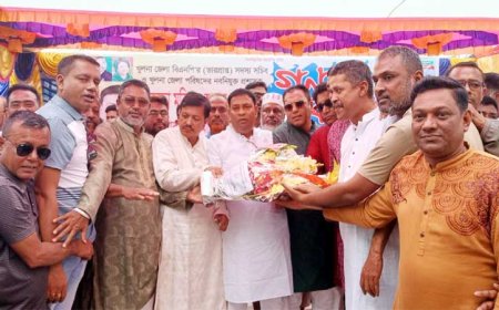 পাইকগাছায় জেলা পরিষদের প্রশাসক বাপ্পিকে গণসংবর্ধনা 