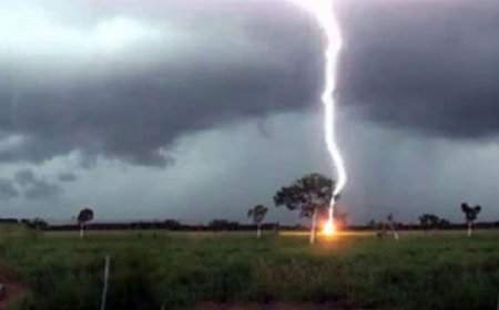 নওগাঁর পত্নীতলায় বজ্রপাতে নিহত ১, আহত ২