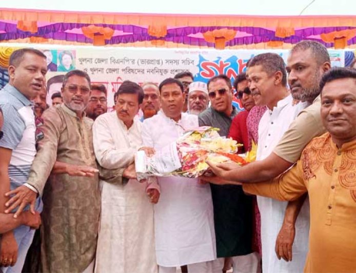 পাইকগাছায় জেলা পরিষদের প্রশাসক বাপ্পিকে গণসংবর্ধনা 