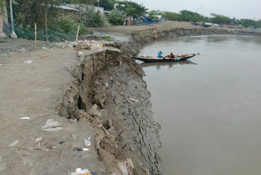 আশাশুনির বেতনা নদীর স্রোত, ভাঙ্গনের ঝুঁকিতে জনপদ