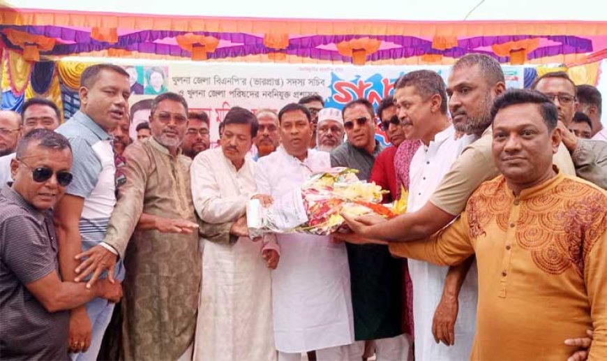 পাইকগাছায় জেলা পরিষদের প্রশাসক বাপ্পিকে গণসংবর্ধনা 