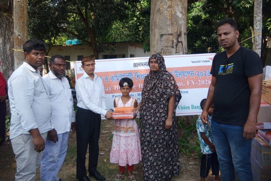 দেবহাটায় নিবন্ধিত ও কমিউনিটি শিশুদের জন্মদিন উদযাপন উপলক্ষে উপহার বিতরণ