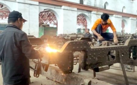 ঈদযাত্রায় সৈয়দপুর রেল কারখানায় প্রস্তুত হচ্ছে ১২৭ কোচ