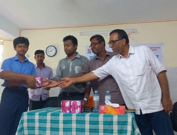 দেবহাটায় ভূমিসেবা মেলা উপলক্ষে কুইজ প্রতিযোগিতা