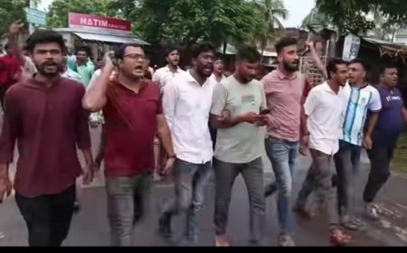 কালিগঞ্জে প্রধানমন্ত্রীকে কটুক্তি ও ছাত্রদল নেতাদের উপর হামলার প্রতিবাদে বিক্ষোভ সমাবেশ