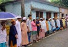 শ্যামনগরে মসজিদের পুকুর দখলের পাঁয়তারা ও হুমকির প্রতিবাদে মানববন্ধন