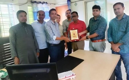 কালিগঞ্জের কৃষ্ণনগরে কৃষি ব্যাংকের উর্ধতন কর্মকর্তা রনজিৎ সরকারের বিদায় সংবর্ধনা 