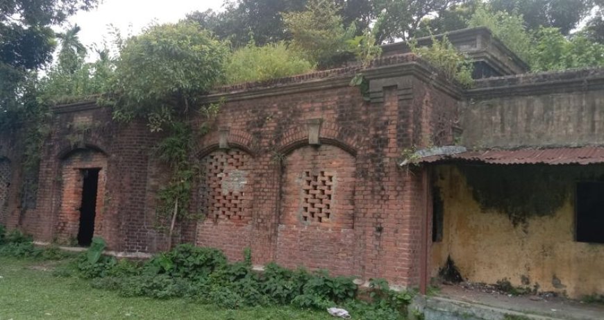 সৈয়দপুরে রেলওয়ে সরকারি উচ্চ বিদ্যালয়ের পরিত্যক্ত ভবন মাদকসেবীদের আস্তানা