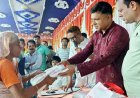 বড়াইগ্রামে ২ শতাধিক হিন্দু বিধবাকে নতুন শাড়ি দিলেন বিএনপি নেতা আসাদ