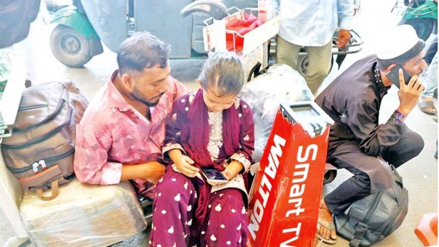 সৌদি আরবে কাজ হারানোর শঙ্কায় হাজার হাজার প্রবাসী