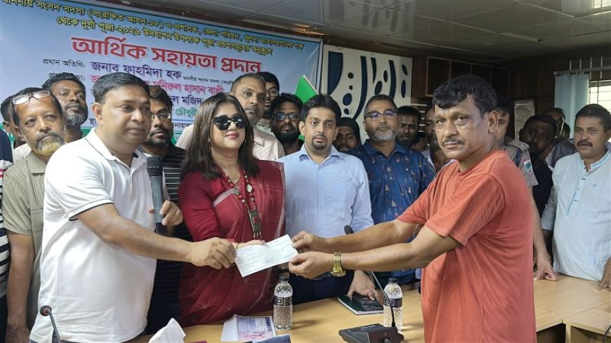 খুলনার পাইকগাছায় ১৫১ পূজামণ্ডপে অর্থ সহায়তা প্রদান 