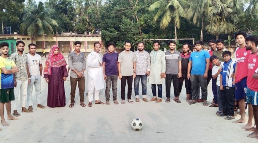 দেবহাটায় ৪ দলীয় ফুটবল টুর্ণামেন্টের ফাইনাল খেলা অনুষ্ঠিত